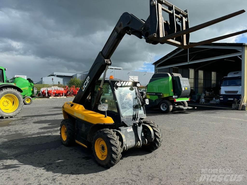 JCB 516 40 COMPACT Сельскохозяйственные телескопические погрузчики