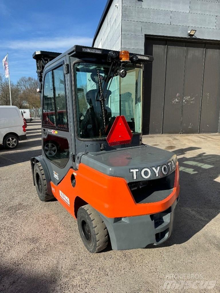 Toyota 52-8FDJF35 Дизельные погрузчики