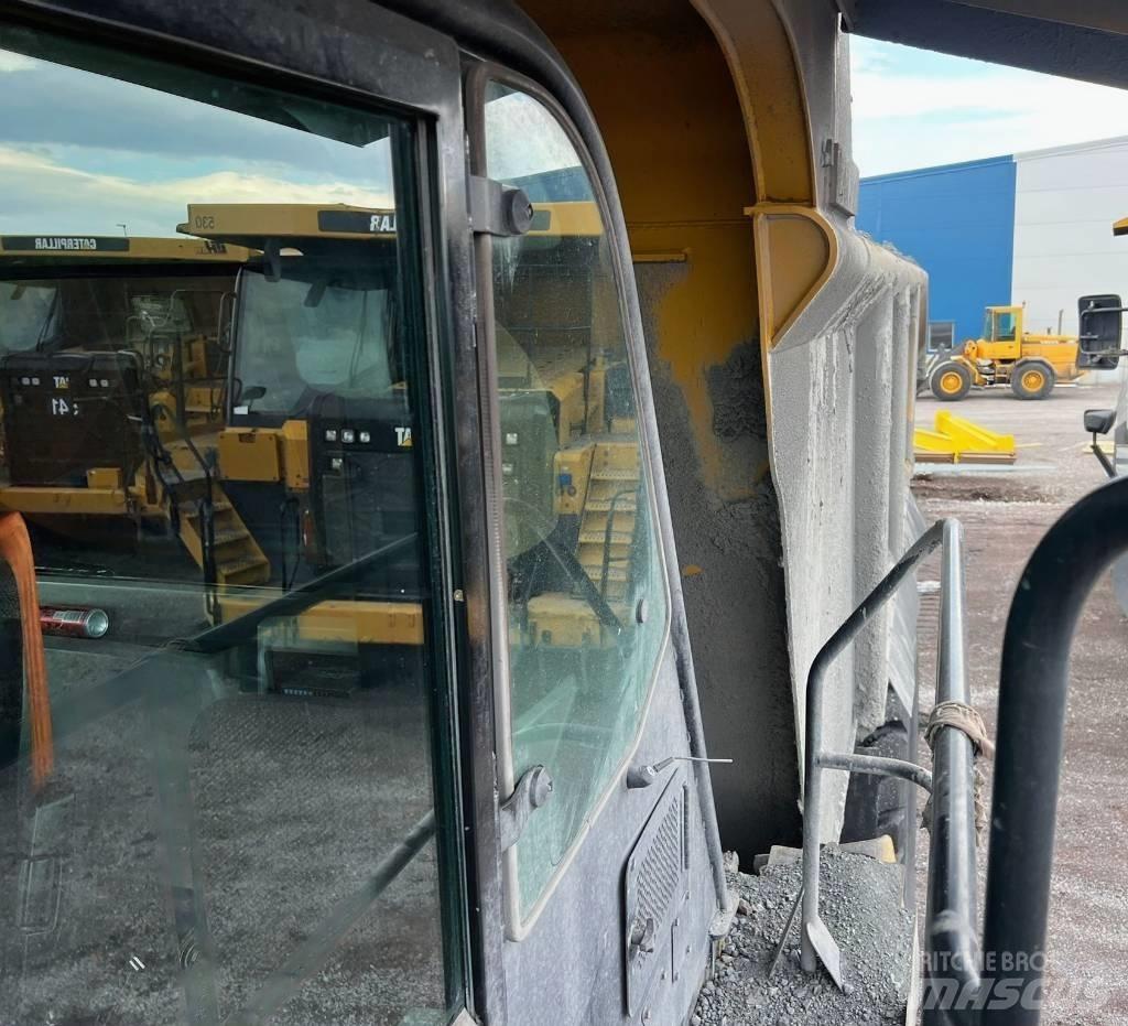 CAT 775 G Карьерные самосвалы