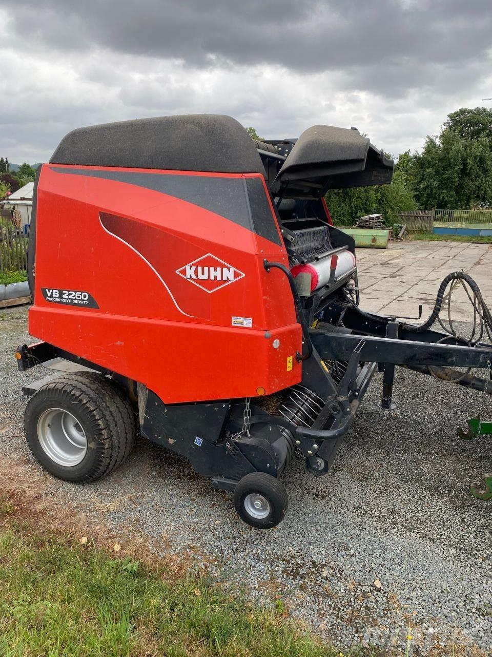 Kuhn VB 2260 Рулонные пресс-подборщики
