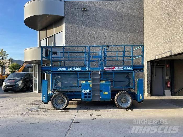 Genie GS4390RT Ножничные подъемники