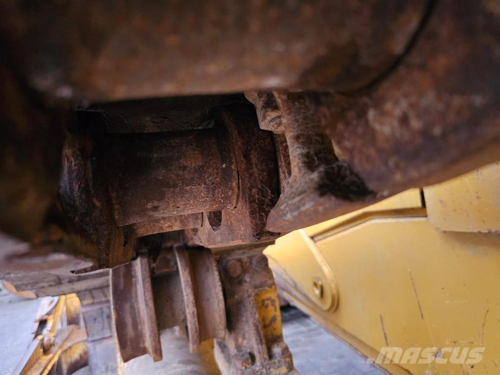 CAT D6T Гусеничные бульдозеры