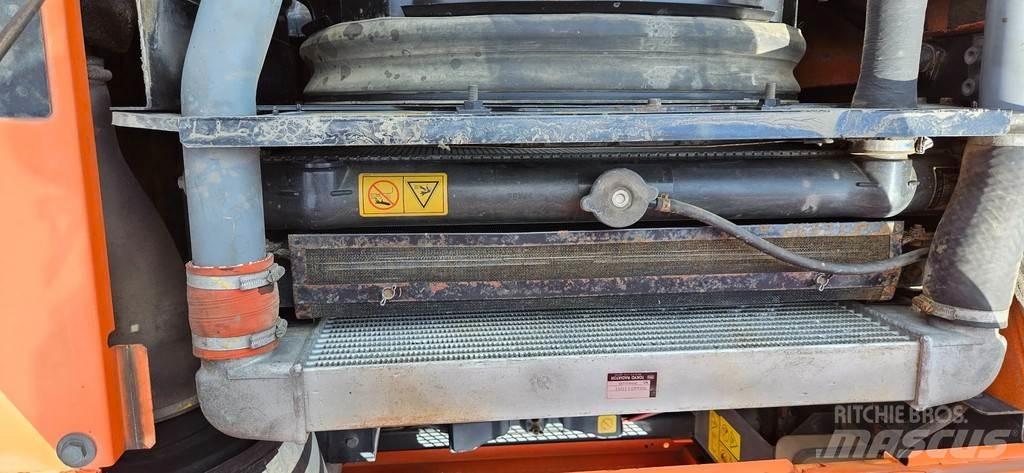 Hitachi ZX140-3 Колёсные экскаваторы