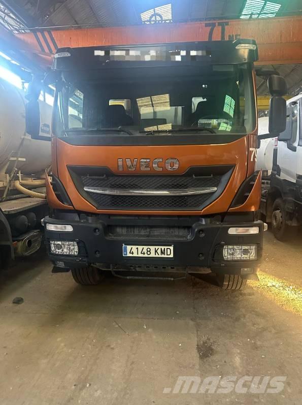Iveco Hormigonera Бетононасосы