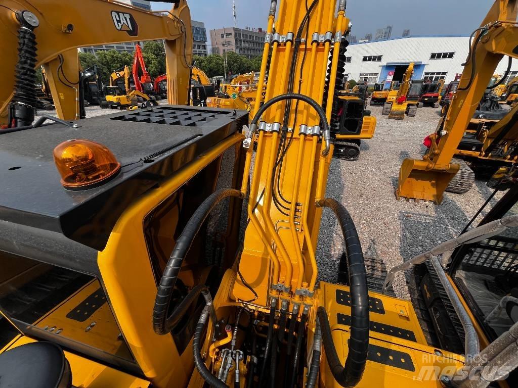 Komatsu PC 240 LC-8 Гусеничные экскаваторы
