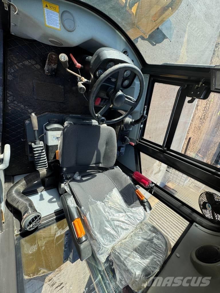 HZM 825 Фронтальные погрузчики