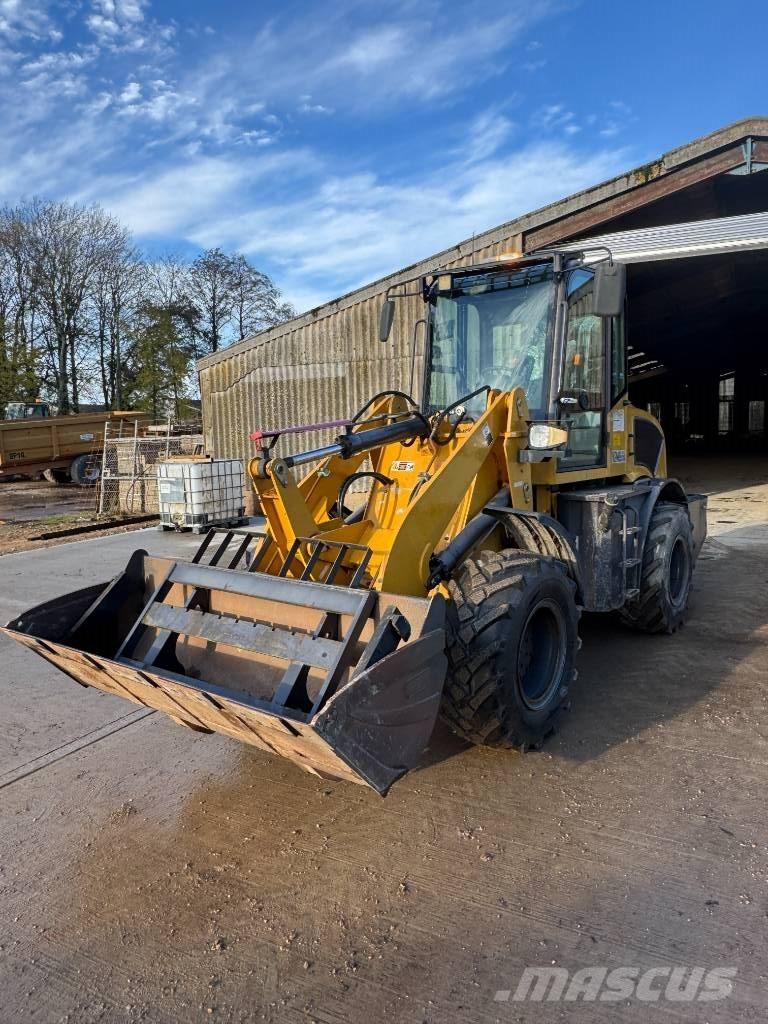 HZM 825 Фронтальные погрузчики