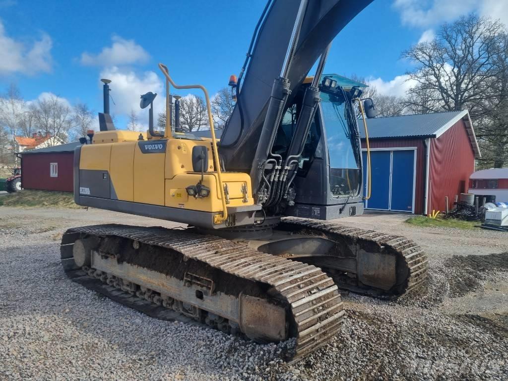 Volvo EC 220 DL Гусеничные экскаваторы