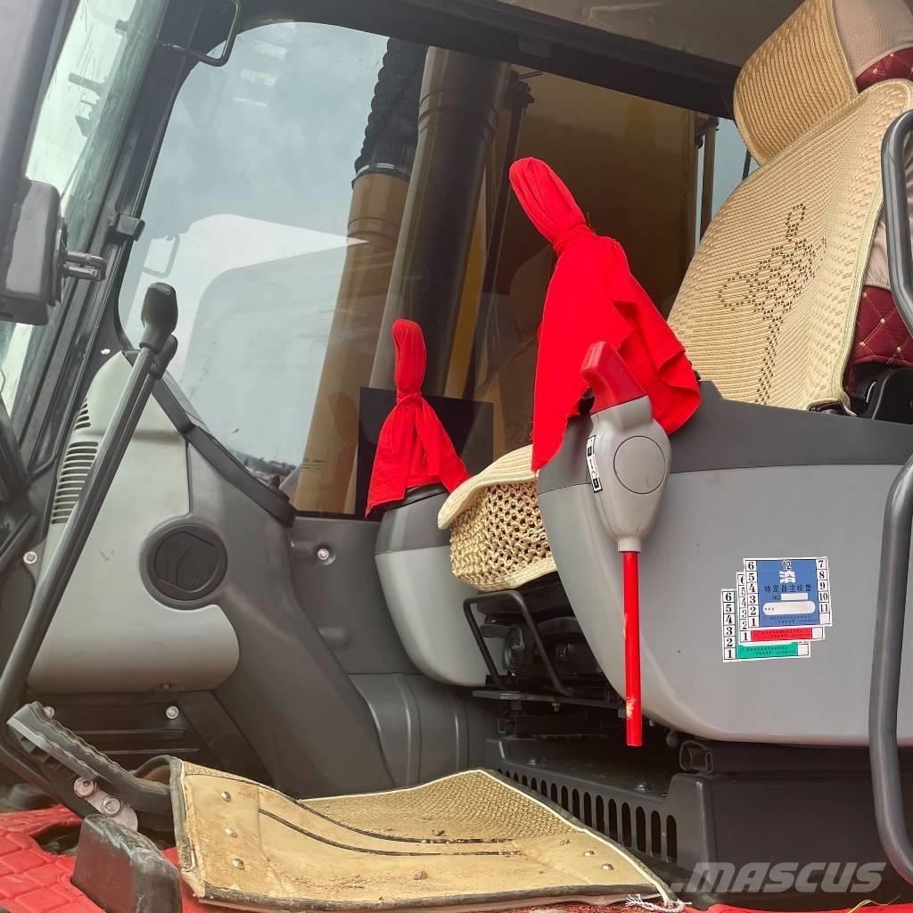 Komatsu PC 220-8 Гусеничные экскаваторы