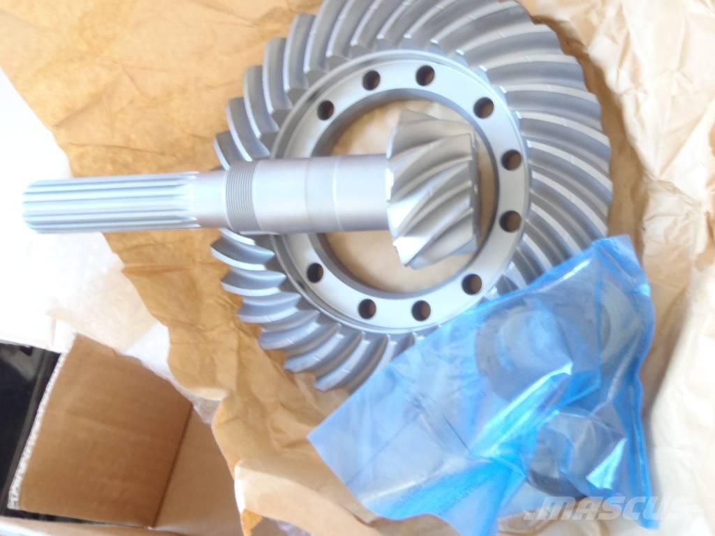 Carraro Hinterachse Экскаваторы-погрузчики