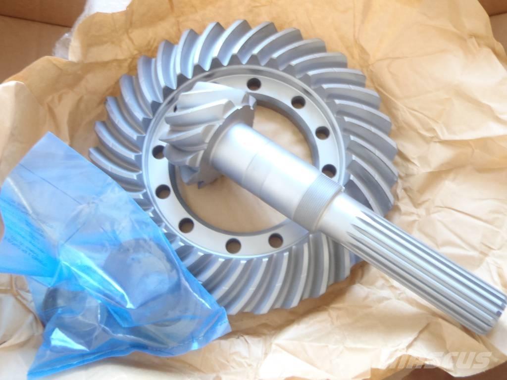 Carraro Hinterachse Экскаваторы-погрузчики