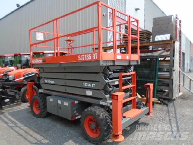 SkyJack SJ 7135 RT Ножничные подъемники
