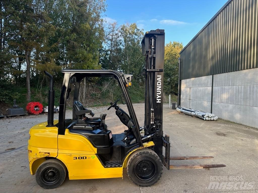 Hyundai 30 D-9 Дизельные погрузчики