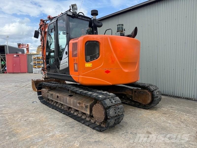 Hitachi ZX 135 US-5B Гусеничные экскаваторы