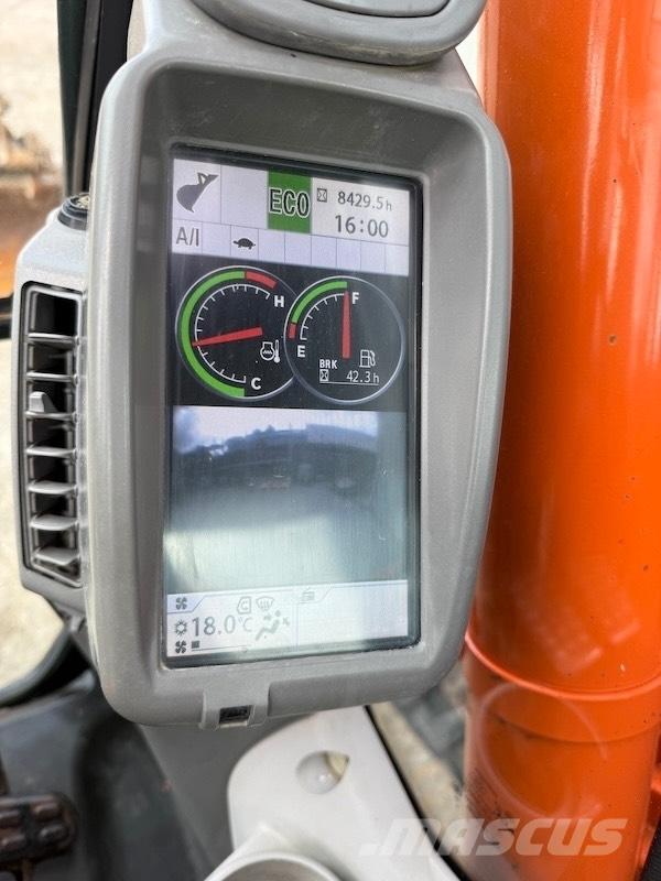 Hitachi ZX 135 US-5B Гусеничные экскаваторы