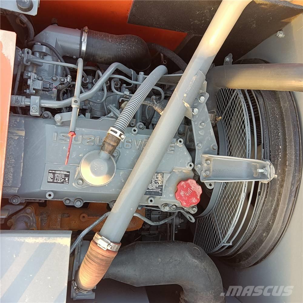 Hitachi ZX240 Гусеничные экскаваторы