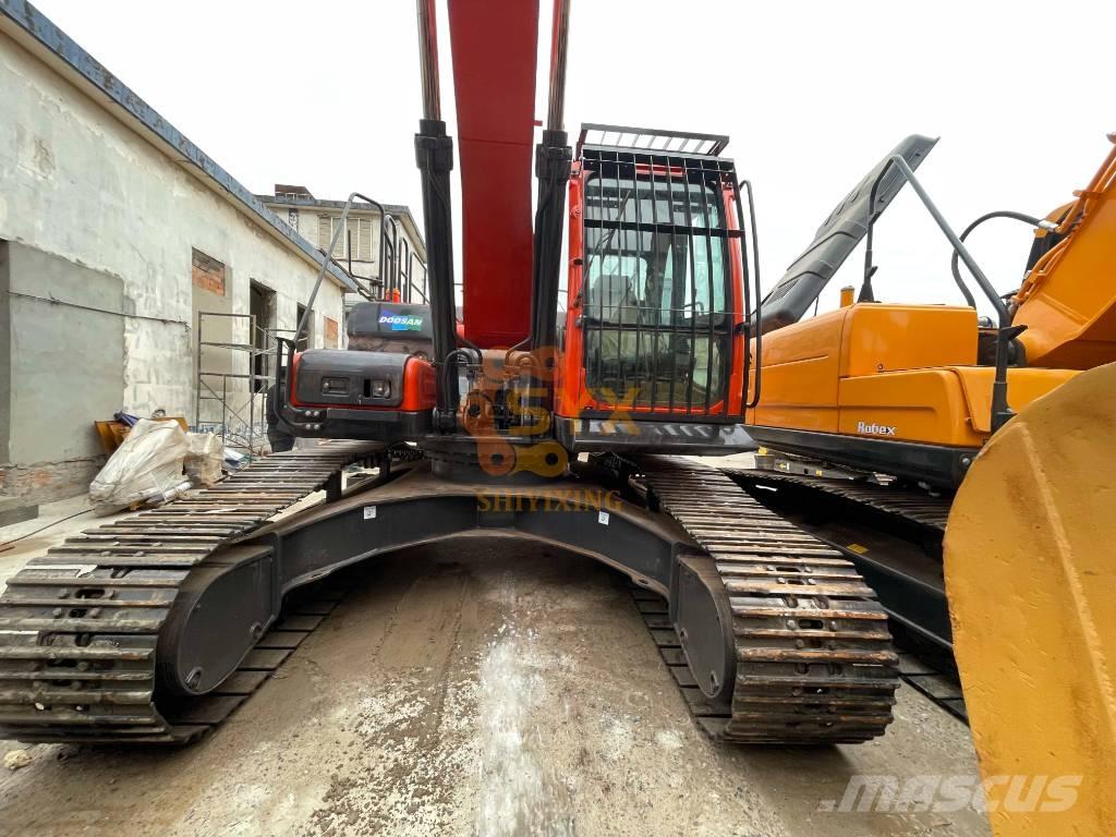 Doosan DX 300LC -9 Гусеничные экскаваторы