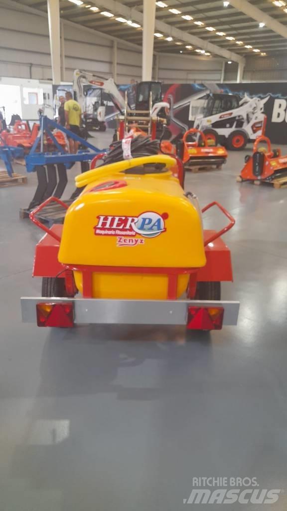  HERPA HCT04 Прицепные опрыскиватели