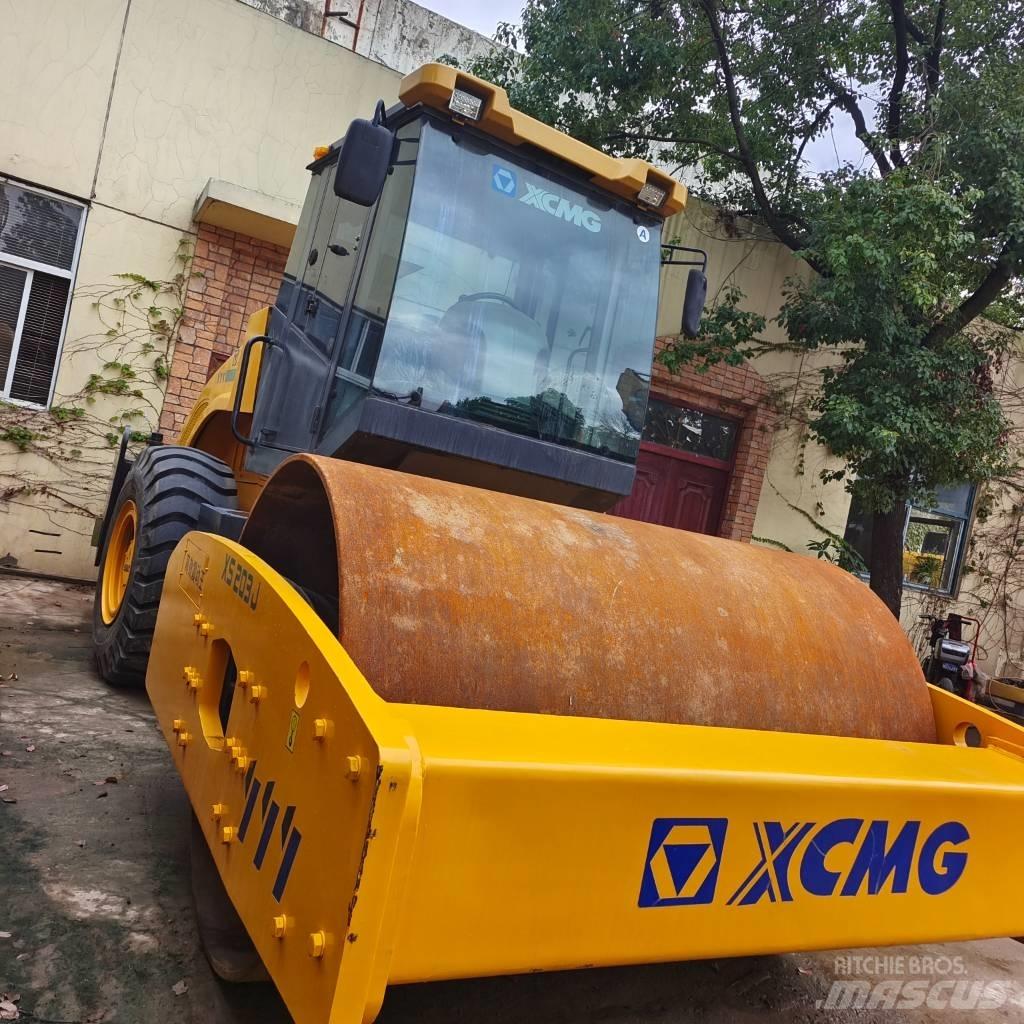 XCMG XS223J Грунтовые катки