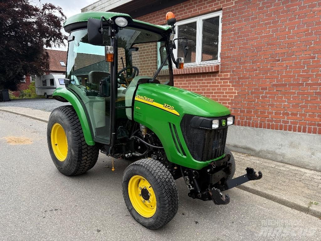 John Deere 3720 Коммунальные тракторы