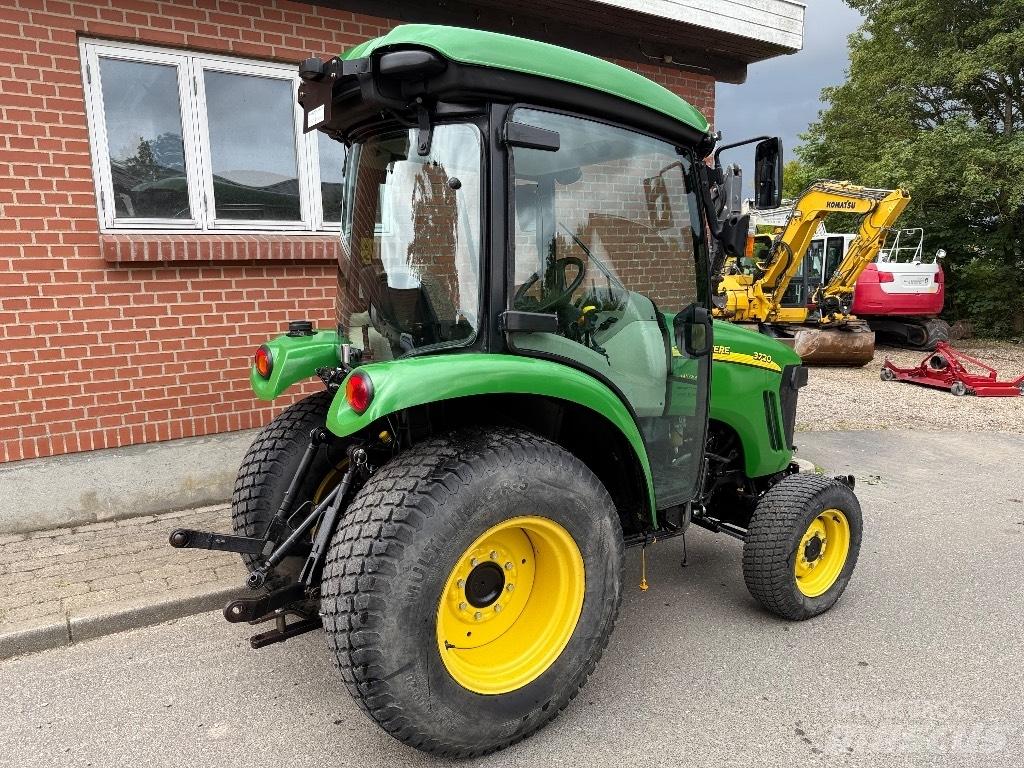 John Deere 3720 Коммунальные тракторы