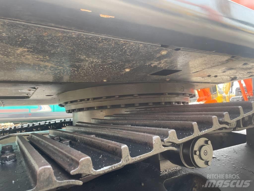 Hitachi ZX 240 Гусеничные экскаваторы