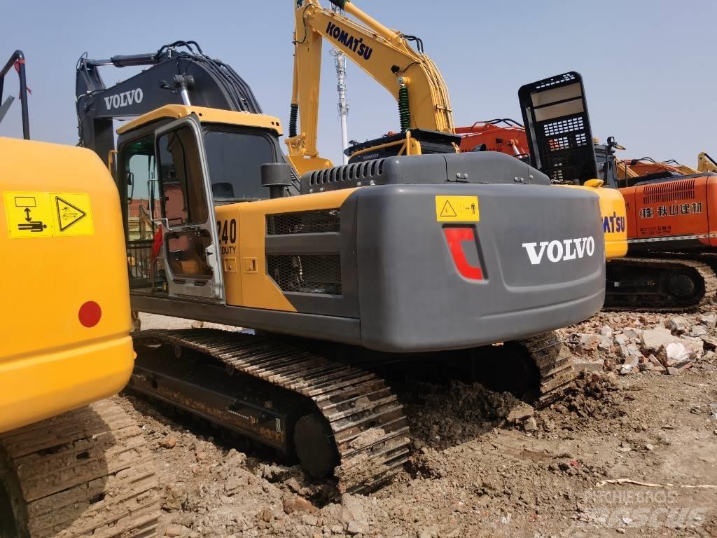 Volvo EC 240 Гусеничные экскаваторы