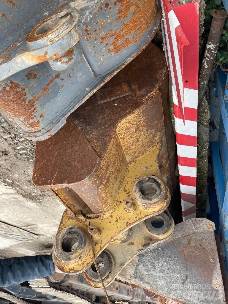 CAT 323 D Гусеничные экскаваторы