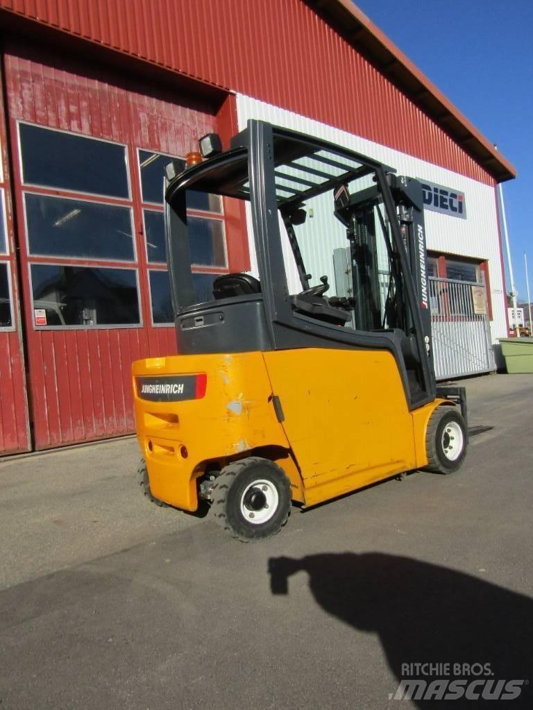 Jungheinrich EFG 320 Электропогрузчики