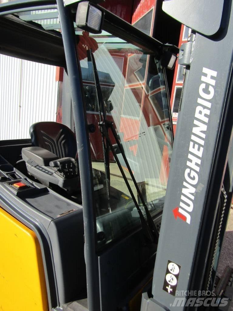 Jungheinrich EFG 320 Электропогрузчики