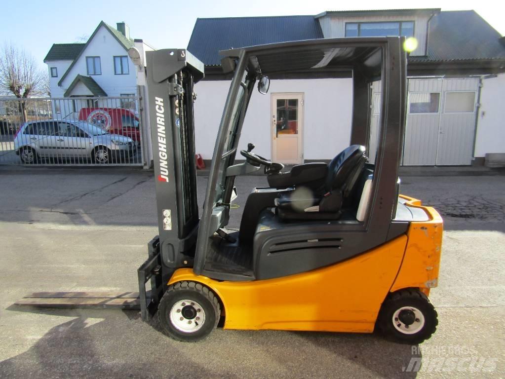 Jungheinrich EFG 320 Электропогрузчики