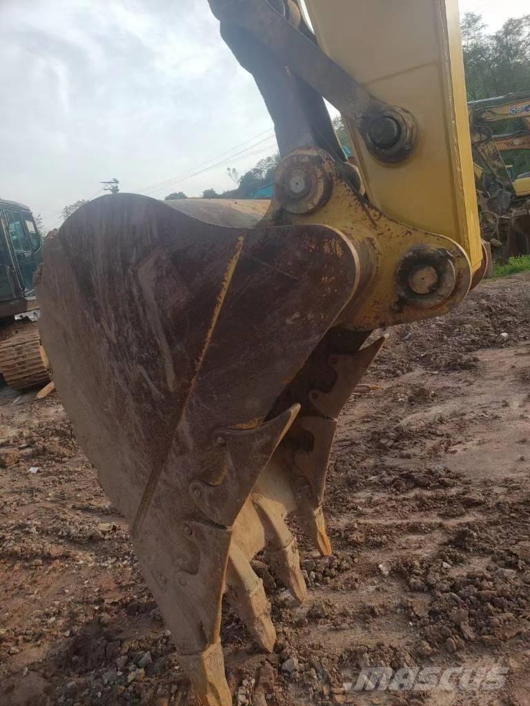 CAT 320 D Гусеничные экскаваторы