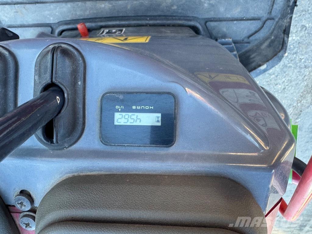 Yanmar SV08 (1E935) Мини-экскаваторы