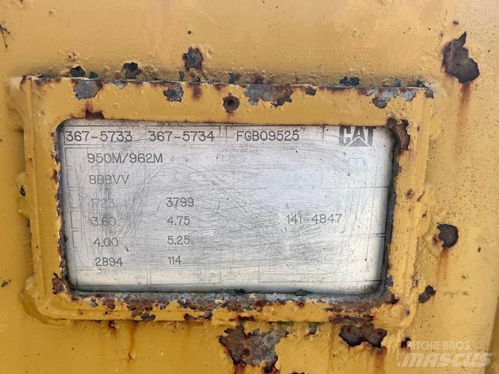 CAT 950M Фронтальные погрузчики