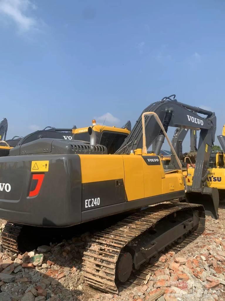 Volvo EC 240 Гусеничные экскаваторы
