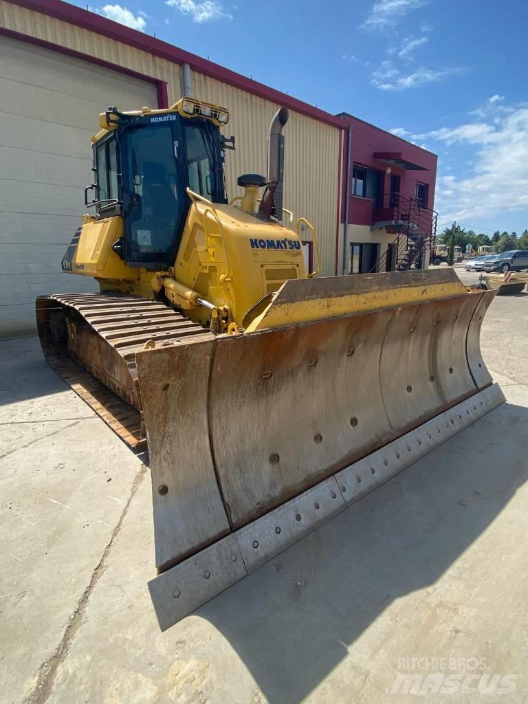 Komatsu D61PX24 Гусеничные бульдозеры