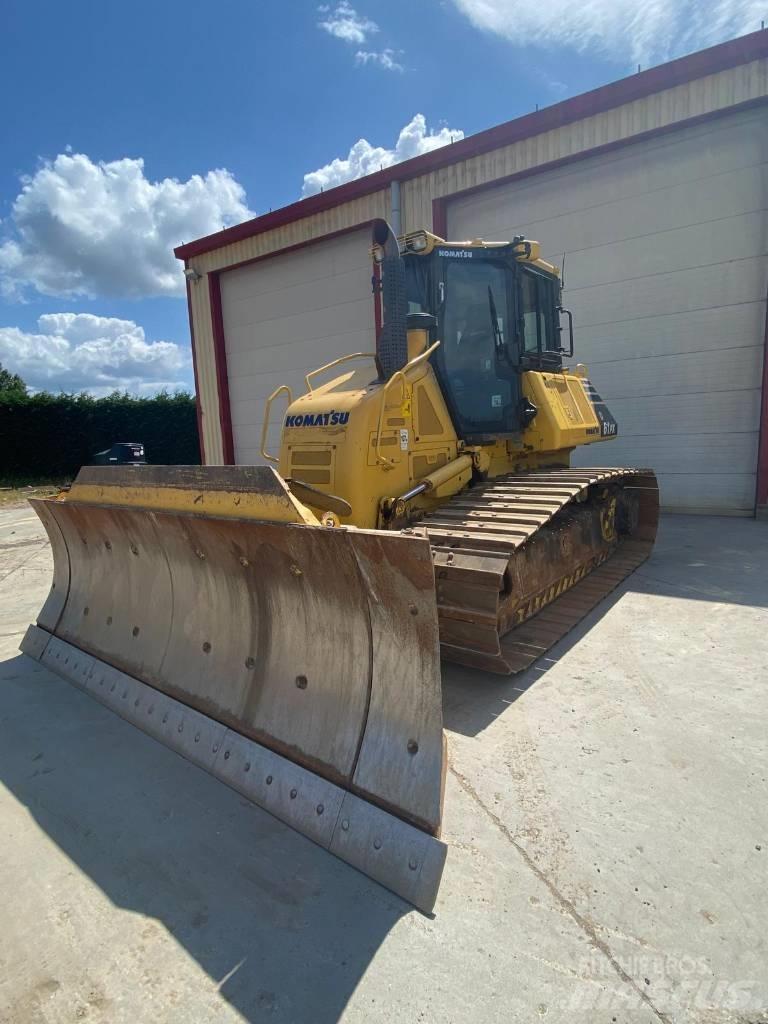 Komatsu D61PX24 Гусеничные бульдозеры