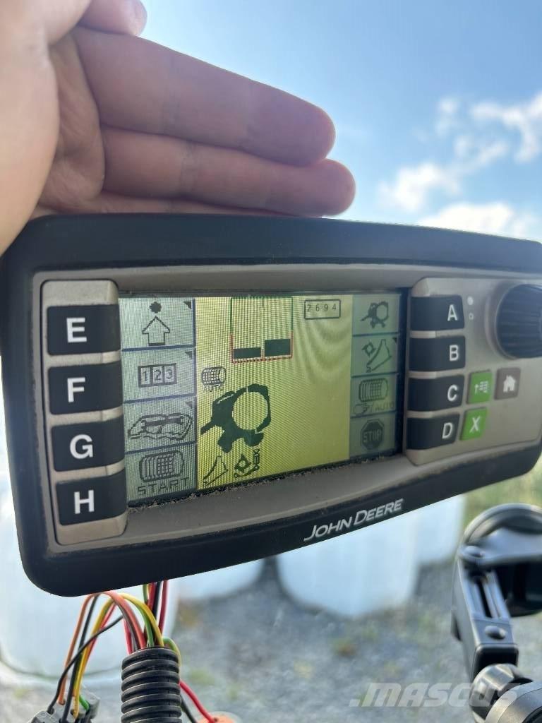 John Deere F 440 Рулонные пресс-подборщики