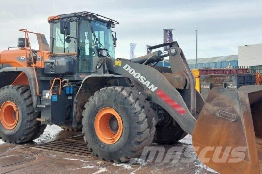 Develon DL 480-7 Экскаваторы-погрузчики