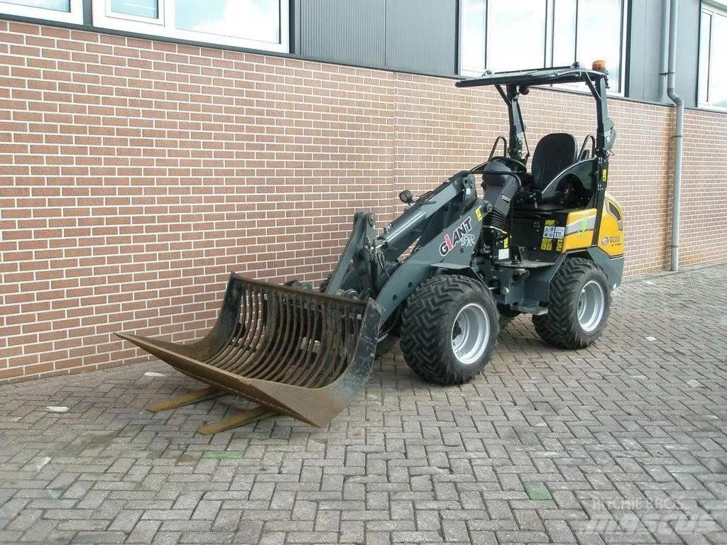 GiANT G2200E Малые погрузчики