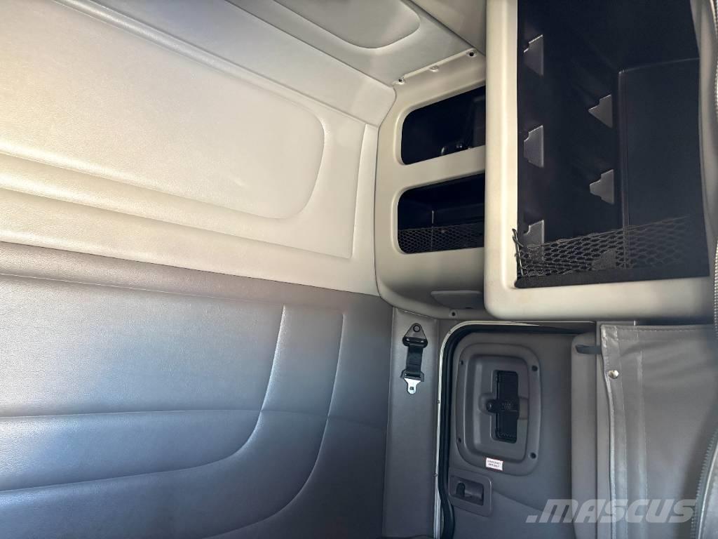 Peterbilt 389 Седельные тягачи