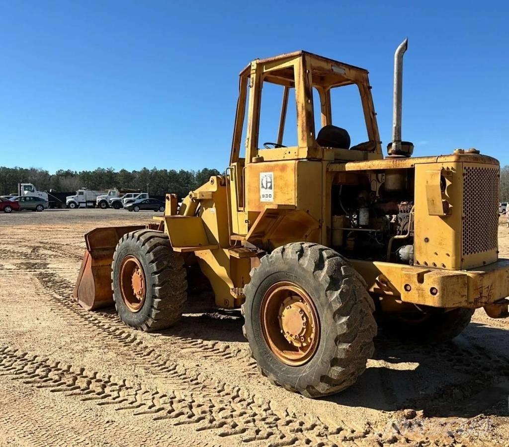 CAT 930 Фронтальные погрузчики