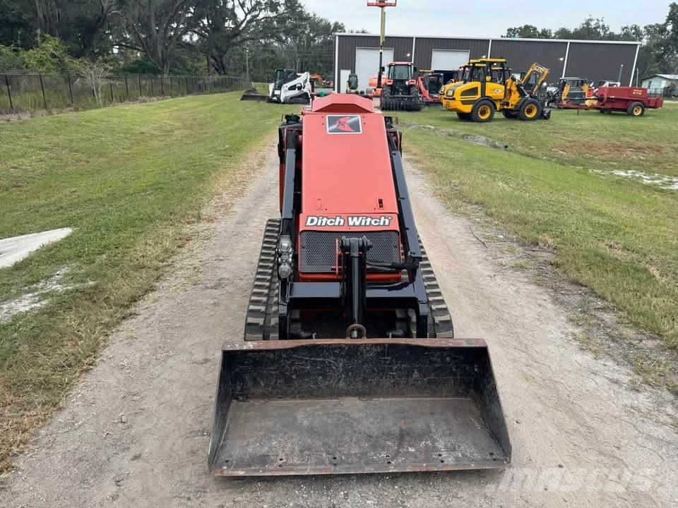 Ditch Witch SK 800 Мини-погрузчики