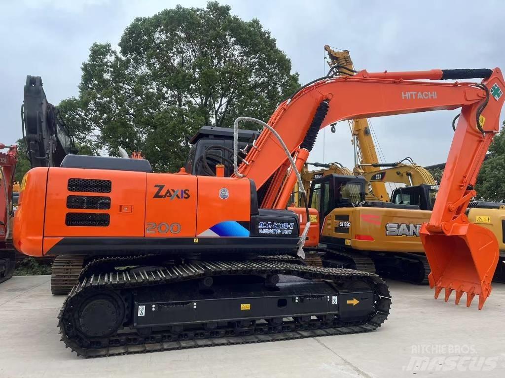 Hitachi zx200 Гусеничные экскаваторы
