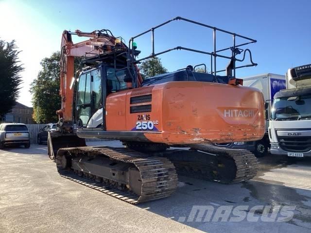 Hitachi ZX 210 LC-6 Гусеничные экскаваторы