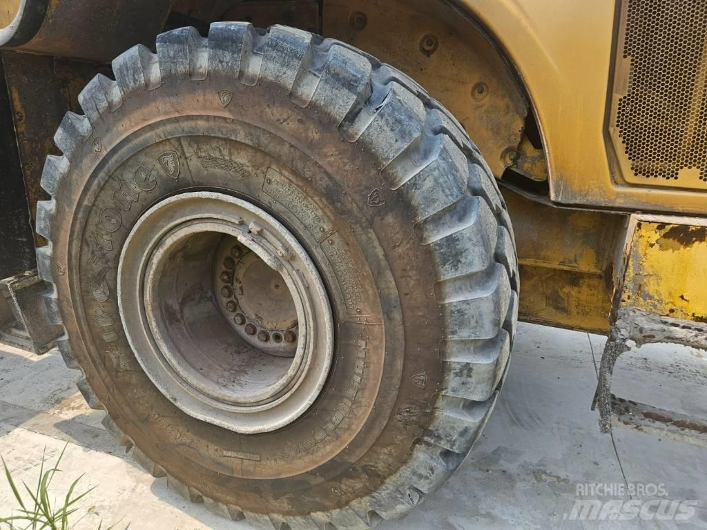 CAT 972 H Фронтальные погрузчики