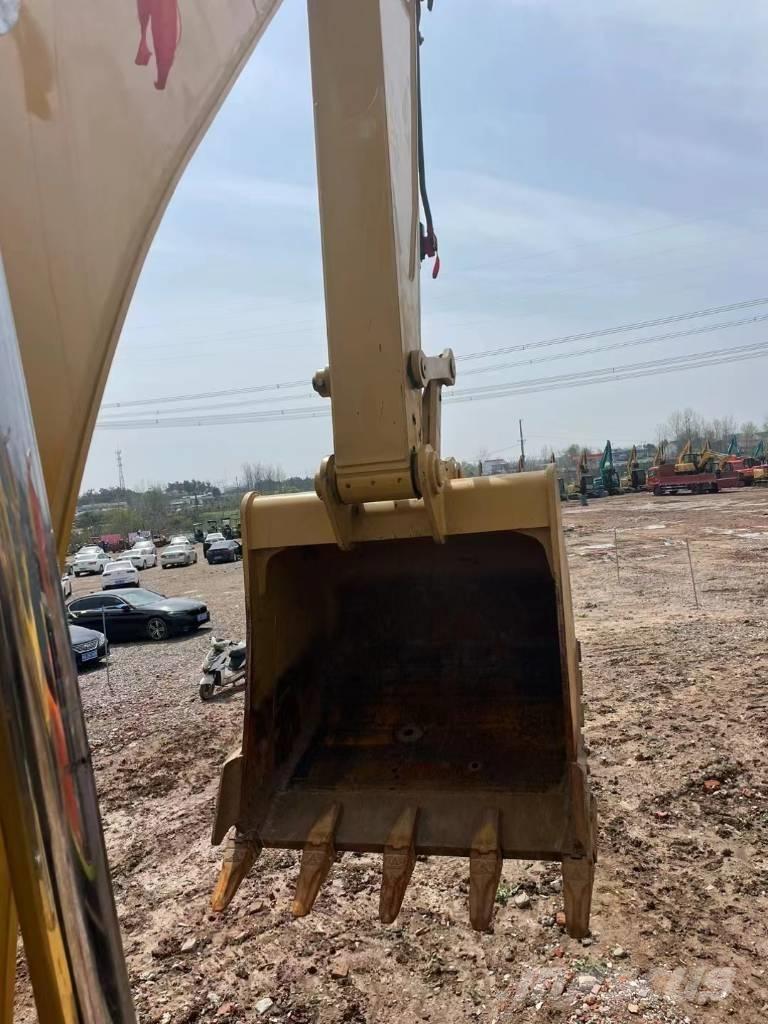 CAT 320D Гусеничные экскаваторы