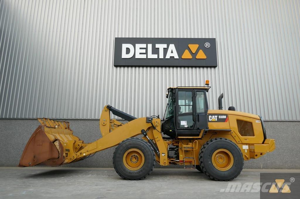 CAT 930M Фронтальные погрузчики