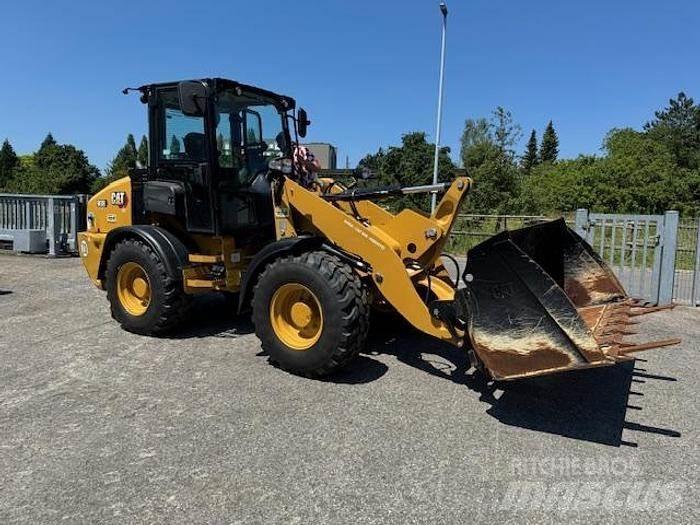 CAT 908 Фронтальные погрузчики