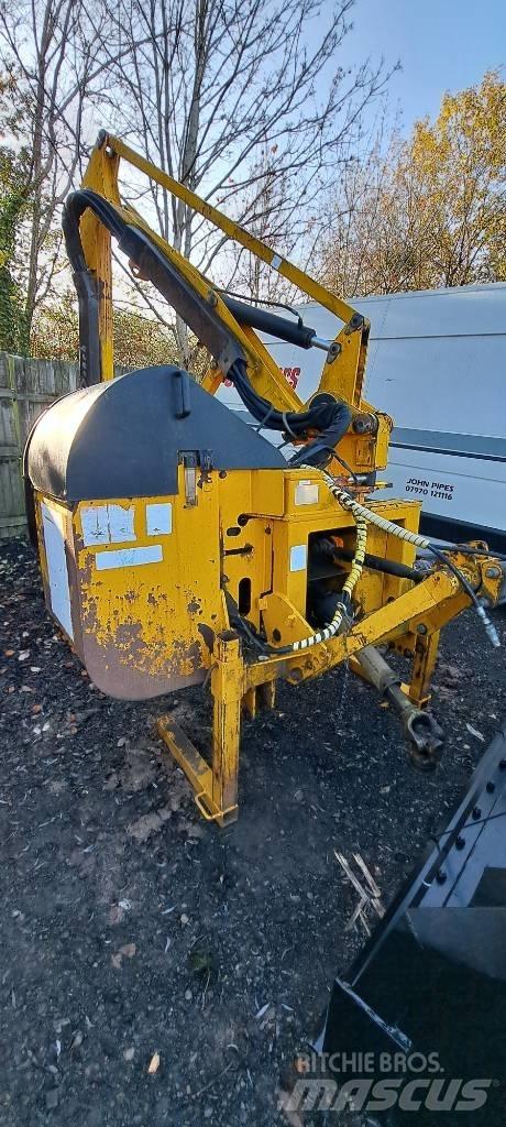 McConnel PA55 Кусторезы